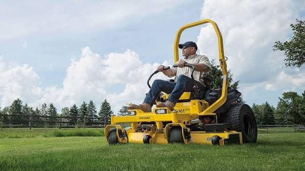 Cub Cadet Ultima ZTX5 60 Zero-Turn Mower - Image 3